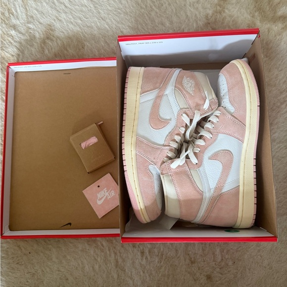 Women’s Air Jordan 1 Retro High OG ‘Washed Pink’ - Picture 4 of 4